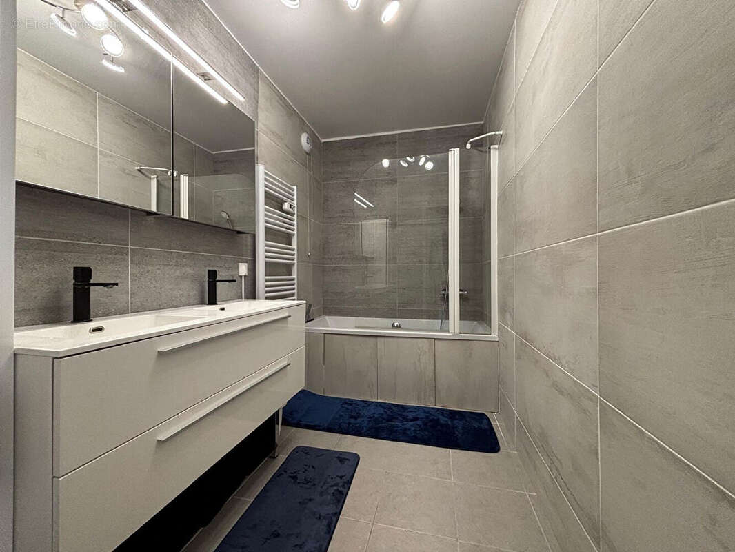 Appartement à PORT-DE-BOUC