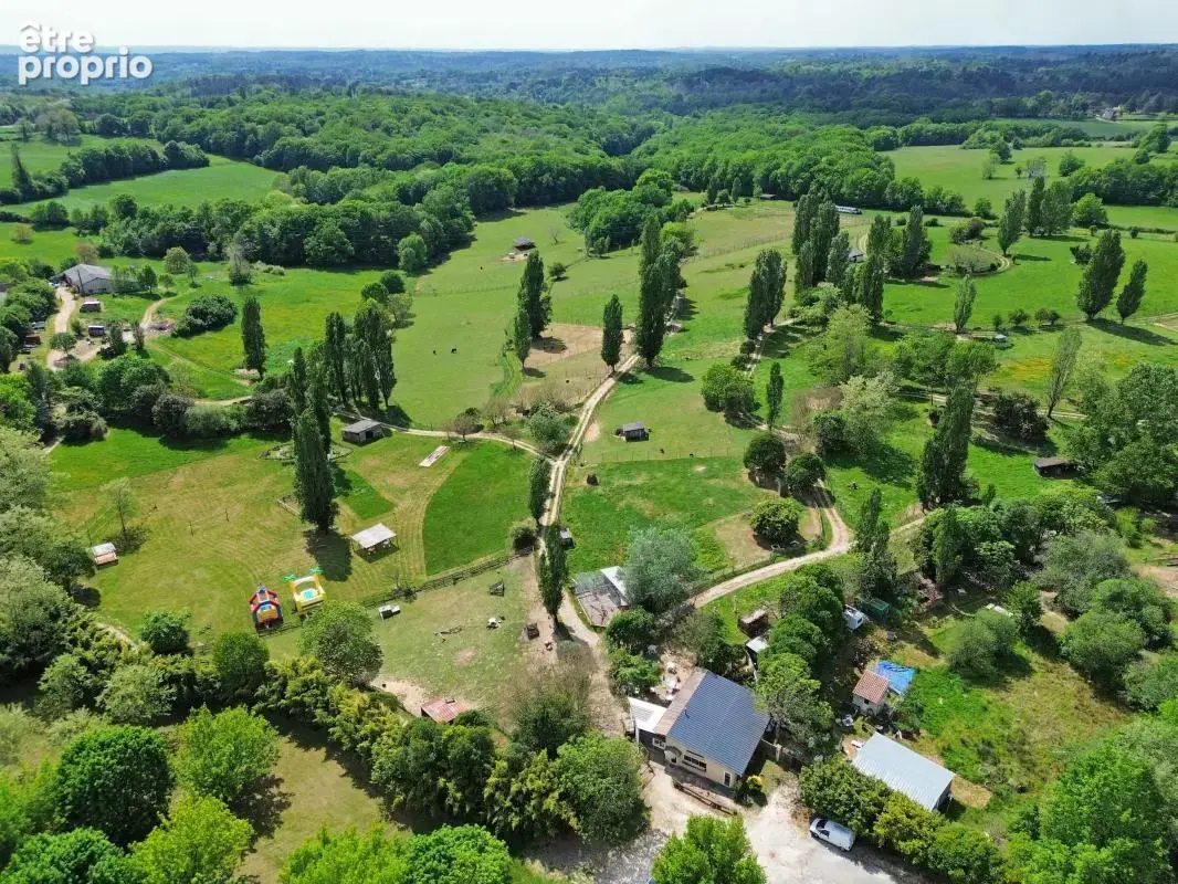 Propriété de 19,5 hectares avec étang multiples bâtiments - photo 3