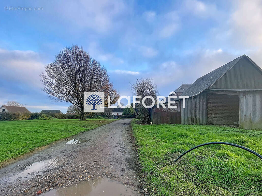 Terrain à BUCHY