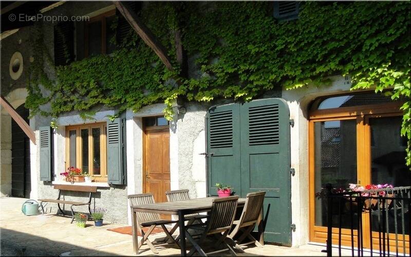 Maison à THOIRY