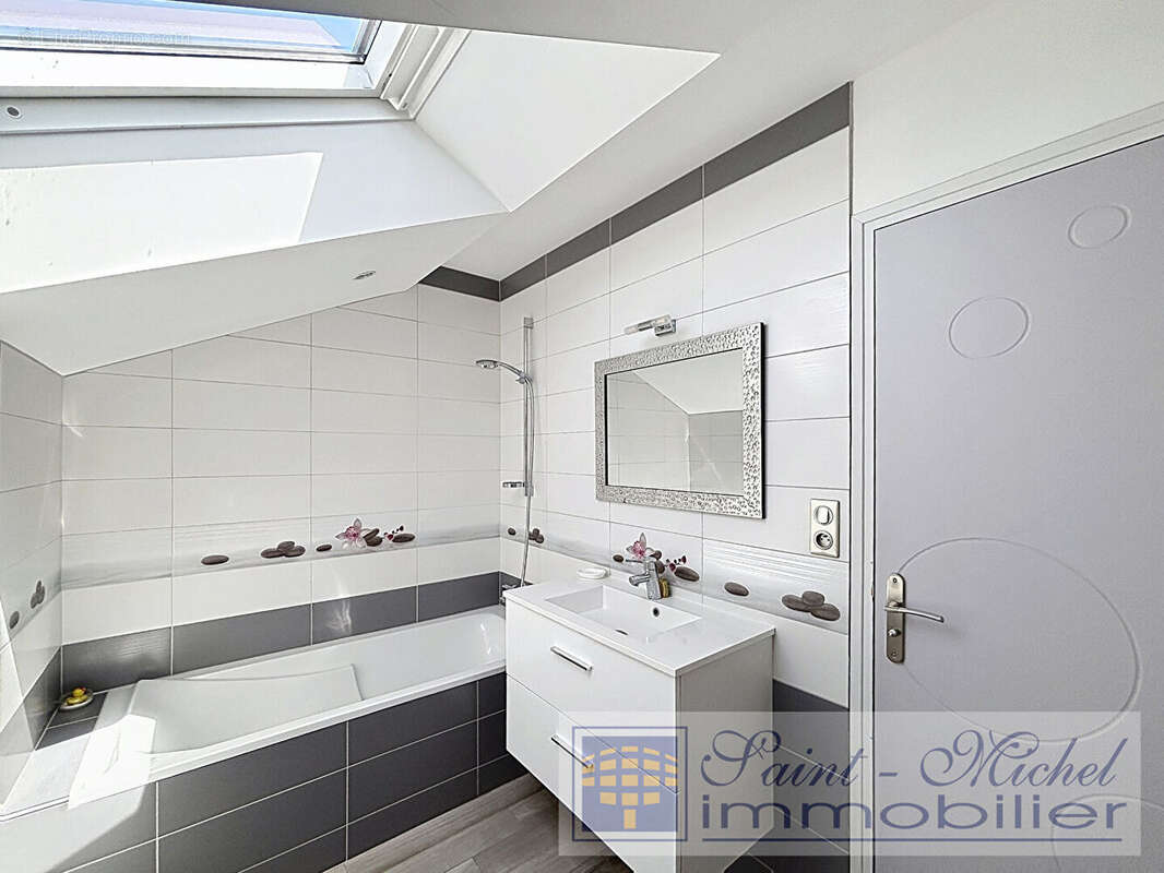 Locunolé, maison en pierres avec de très beaux volumes - photo 11