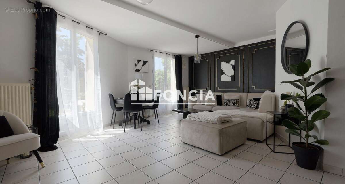 Maison à DAMMARIE-LES-LYS