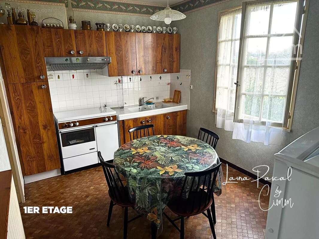 Maison à PRIGNAC-ET-MARCAMPS