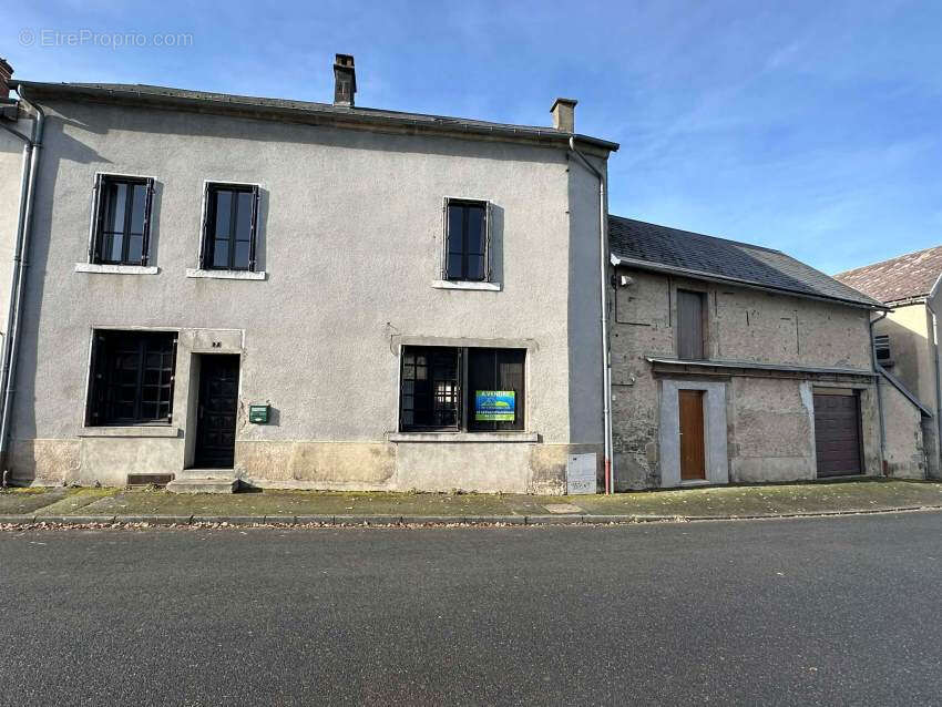 Maison à SAINT-GERVAIS-D'AUVERGNE