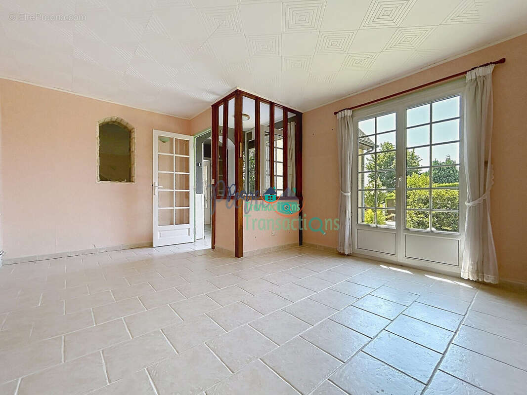 Maison 118 m² à Saint-Maurice-D'etelan  - photo 6