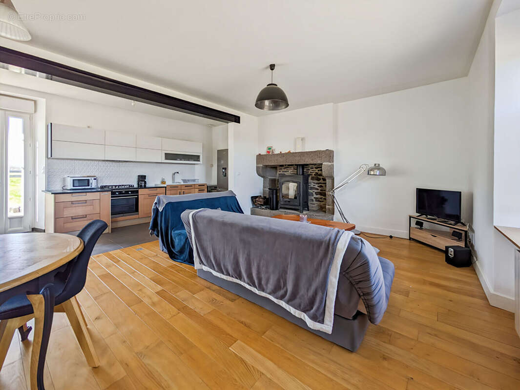 Maison à BAGUER-MORVAN