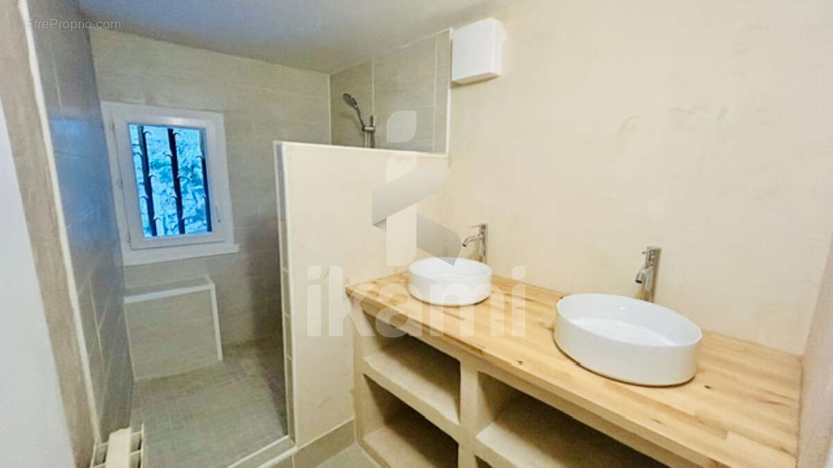 En vente à Tournon-Sur-Rhône : grand appartement avec terrasse - photo 5
