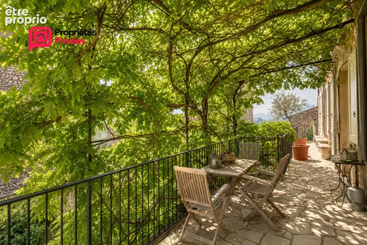 ALES en périphérie à Saint-Hilaire-de-Brethmas   Superbe Appartement P4 de caractère dans un mas du XVIII siècle, avec patio pri - photo 3
