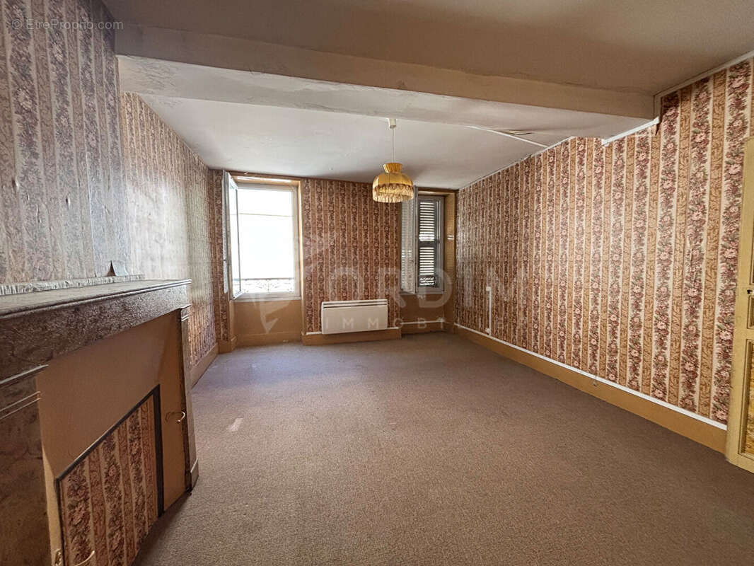 Maison à ANCY-LE-FRANC