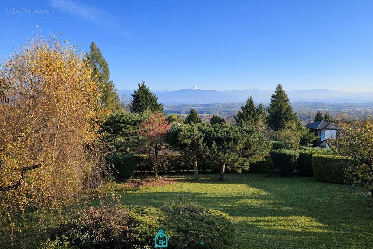 Maison à DIVONNE-LES-BAINS