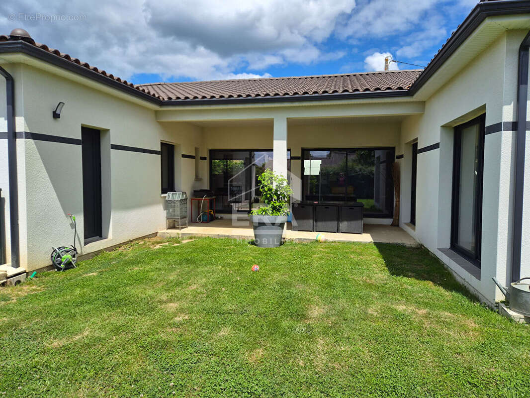 Maison à MONTPON-MENESTEROL