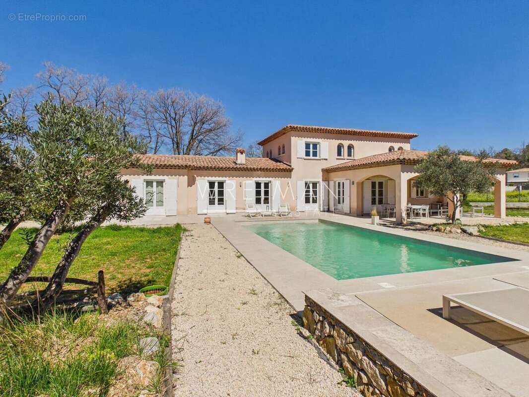 Maison à CALLIAN