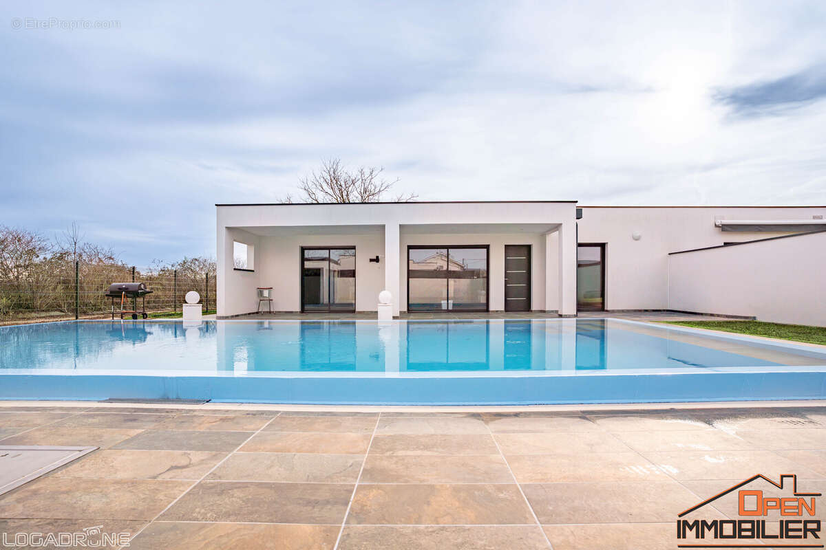 Maison à SAINT-SYLVESTRE-SUR-LOT