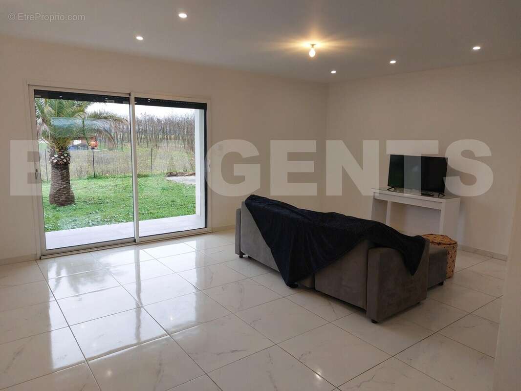 20251222_150440 - Maison à NEGREPELISSE