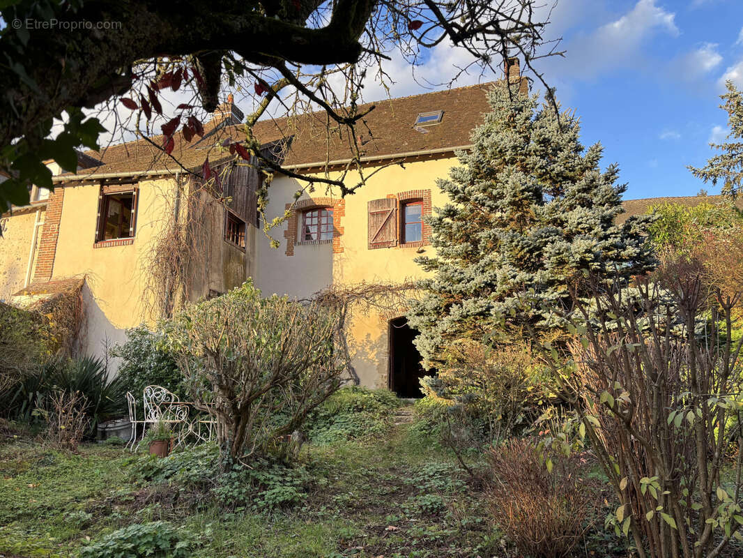 Maison à LONGNY-AU-PERCHE