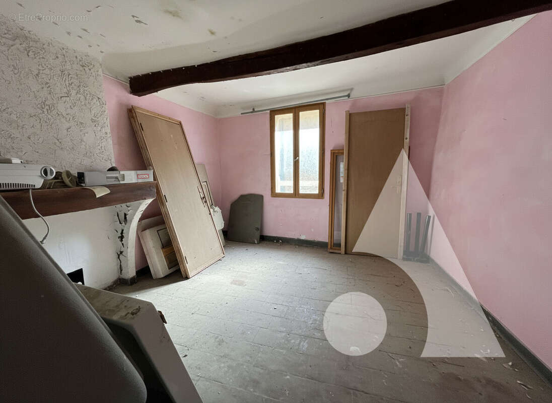 Maison à COTIGNAC