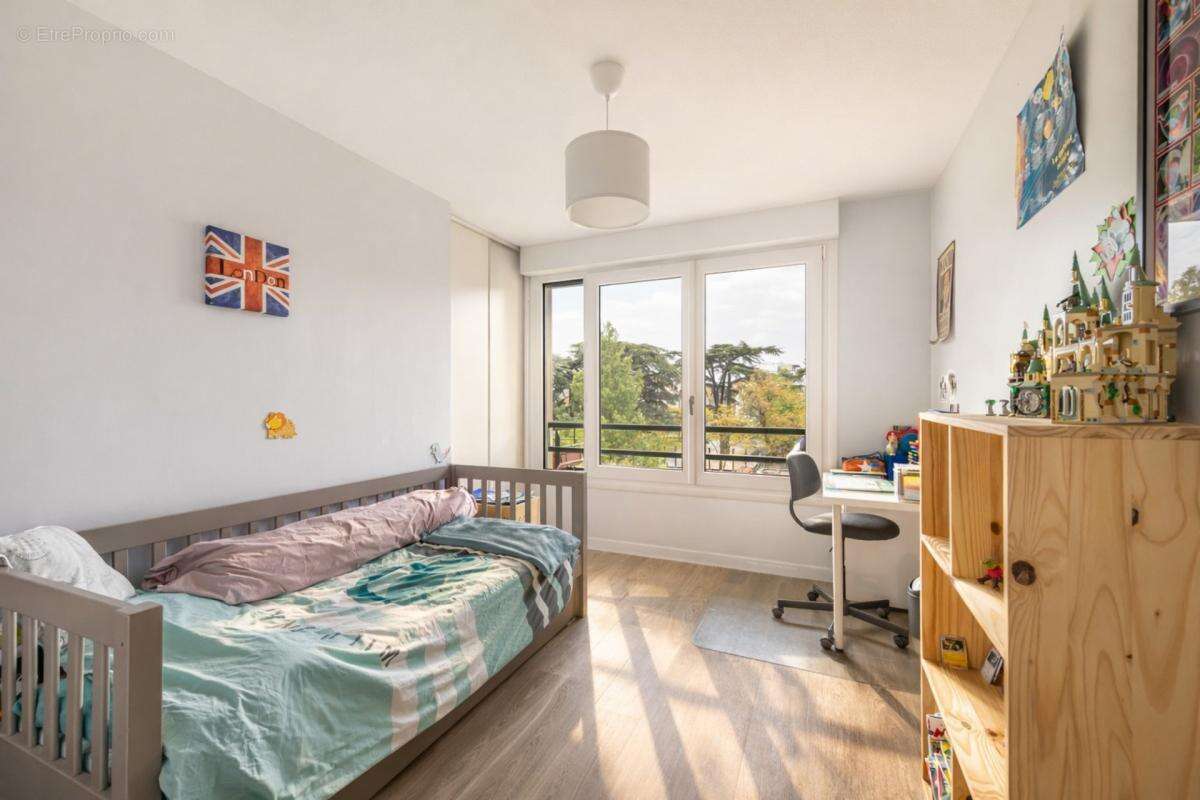 Très bel appartement T5 rénové VILLEURBANNE (69) - photo 11