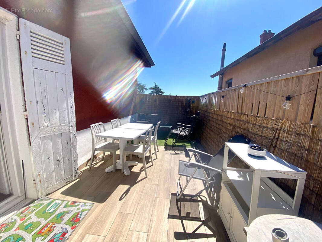 Appartement à RILLIEUX-LA-PAPE