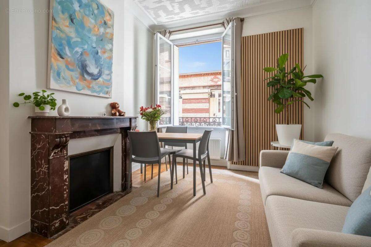 Appartement à PARIS-10E