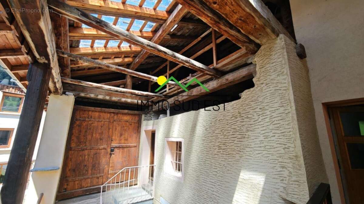 Maison + grange + terrain plat constructible - photo 4