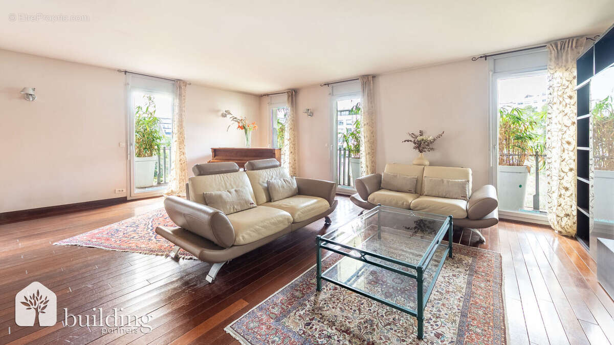 Appartement à PARIS-17E