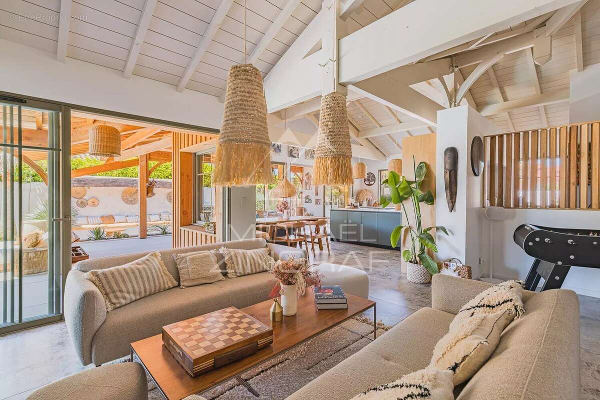 Maison à MIOS