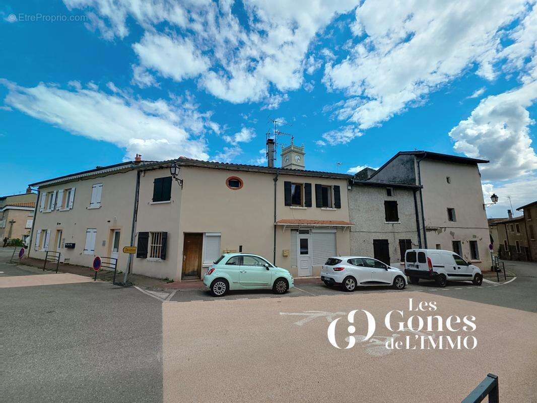 Appartement à GREZIEU-LA-VARENNE