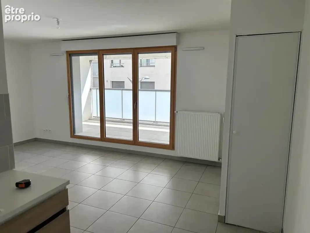 Photo 1 - Appartement à LYON-8E
