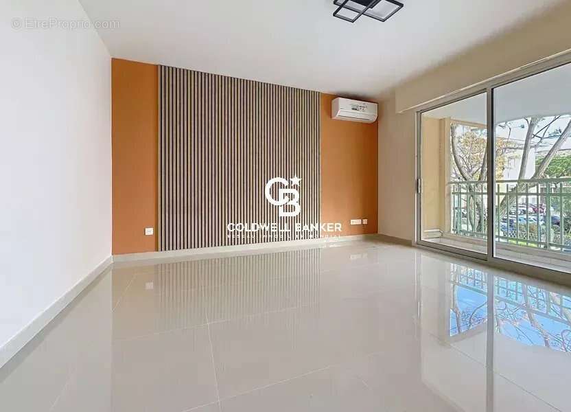 PORT FREJUS : Elégant appartement à quelques pas de la mer - photo 10