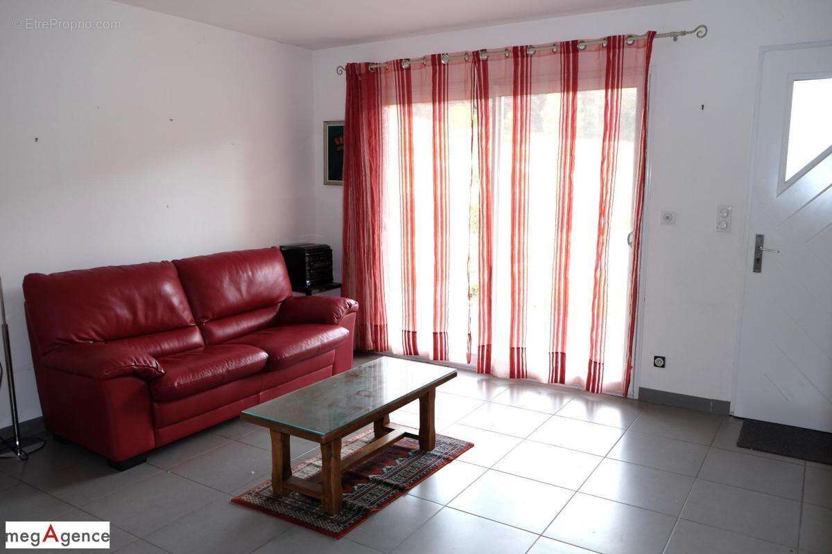 Appartement à SAINT-GERMAIN-LES-VERGNES