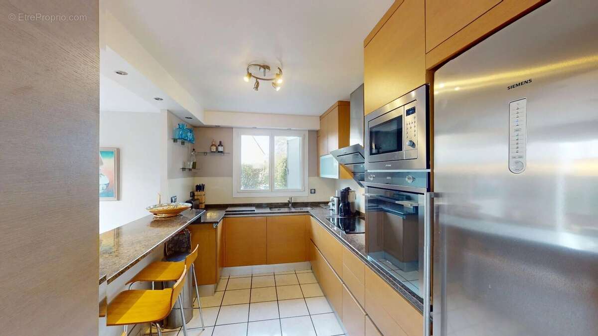 Maison à SAINT-NOM-LA-BRETECHE