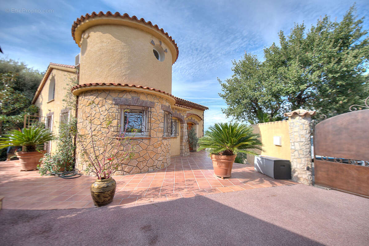 Saint raphael villa 5 pieces vue tres degagee provencale - photo 3