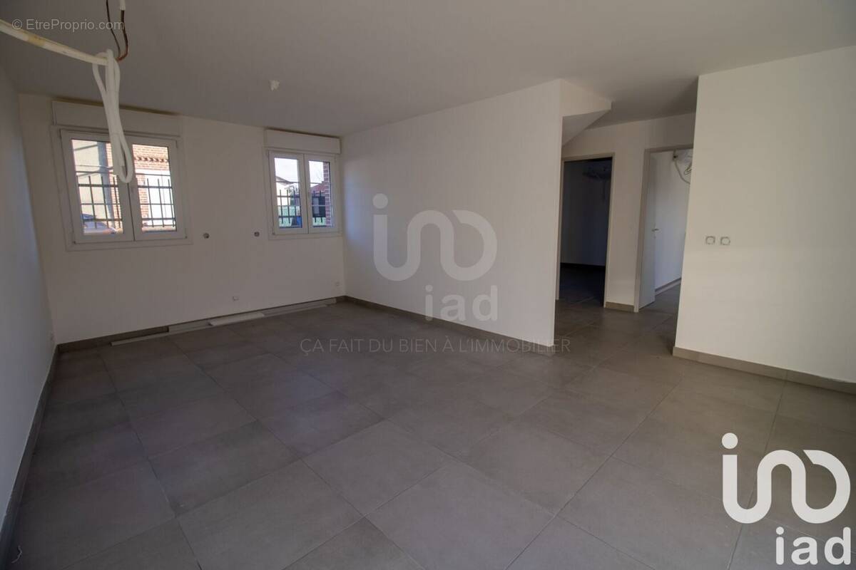 Photo 1 - Maison à CREVECOEUR-LE-GRAND