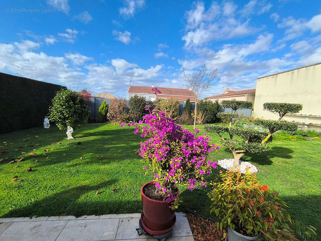 Maison à COMMEQUIERS