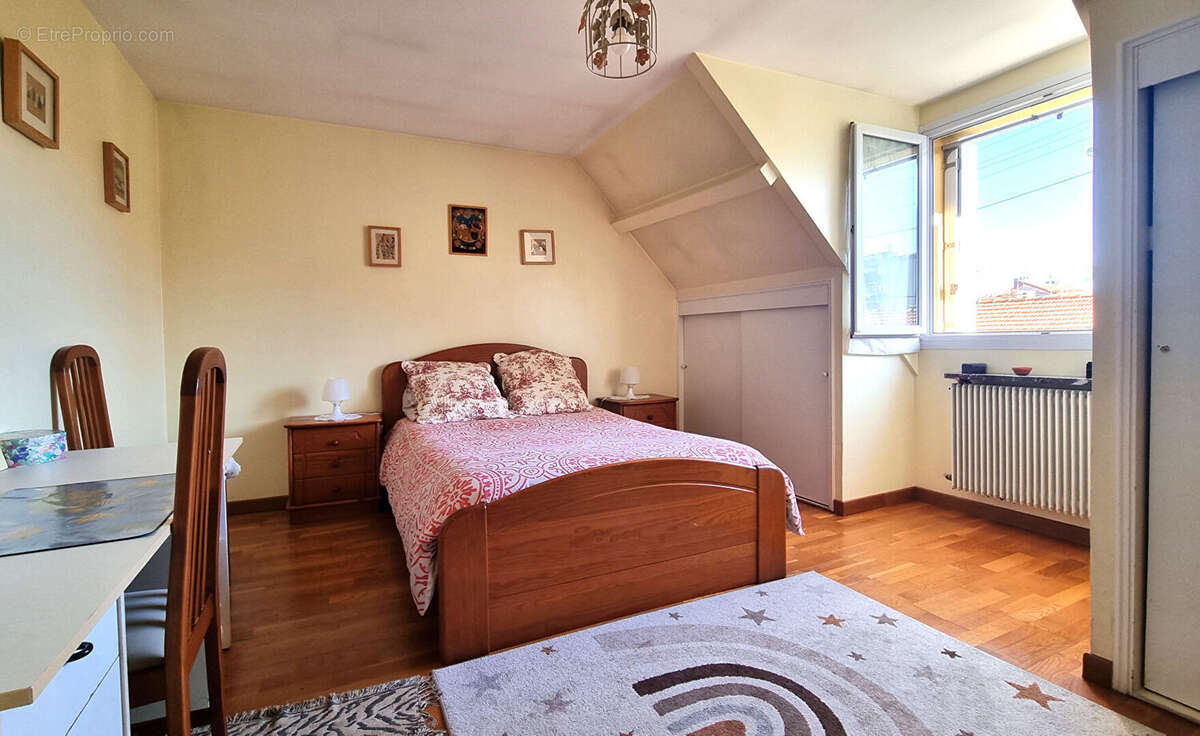 Maison à HOUILLES