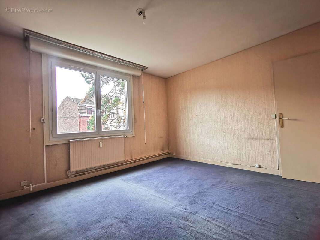 LILLE  Quartier Saint - Maurice Pellevoisin -  T3  67.09 m2  avec garage aérien et cave  . - photo 10