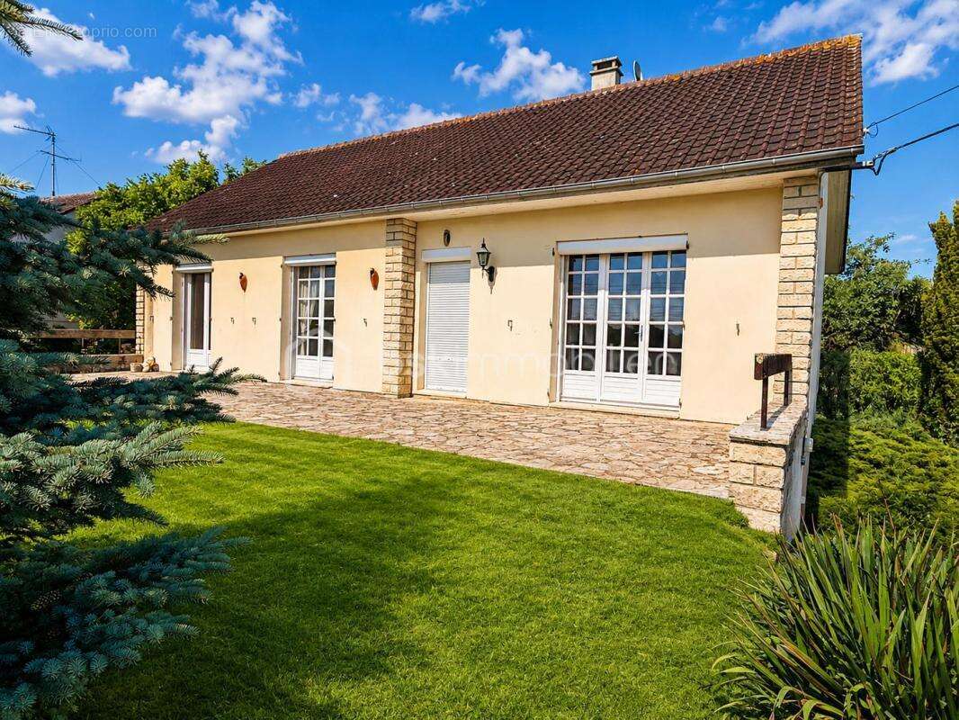 Maison à EPERNON