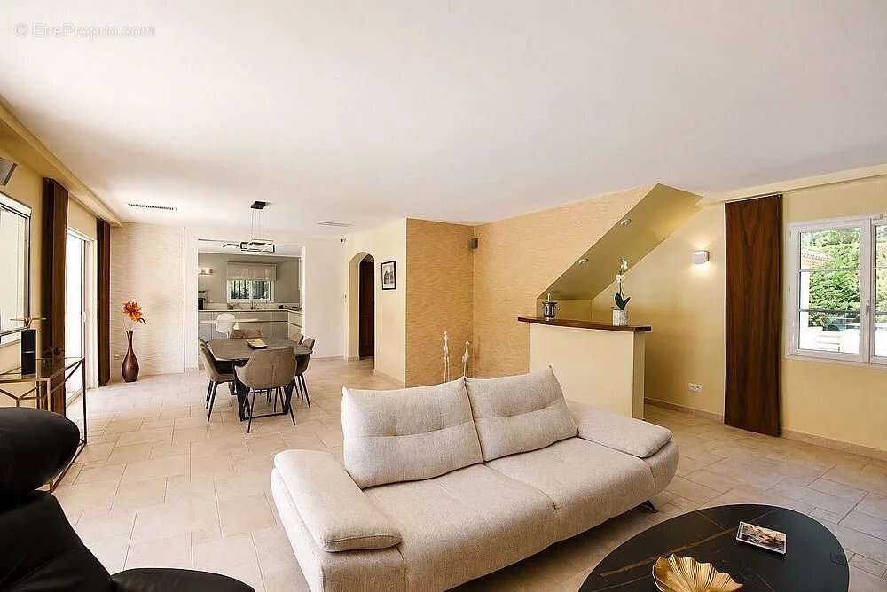 Fayence – Belle villa de 220 m² avec piscine et dépendance - photo 4