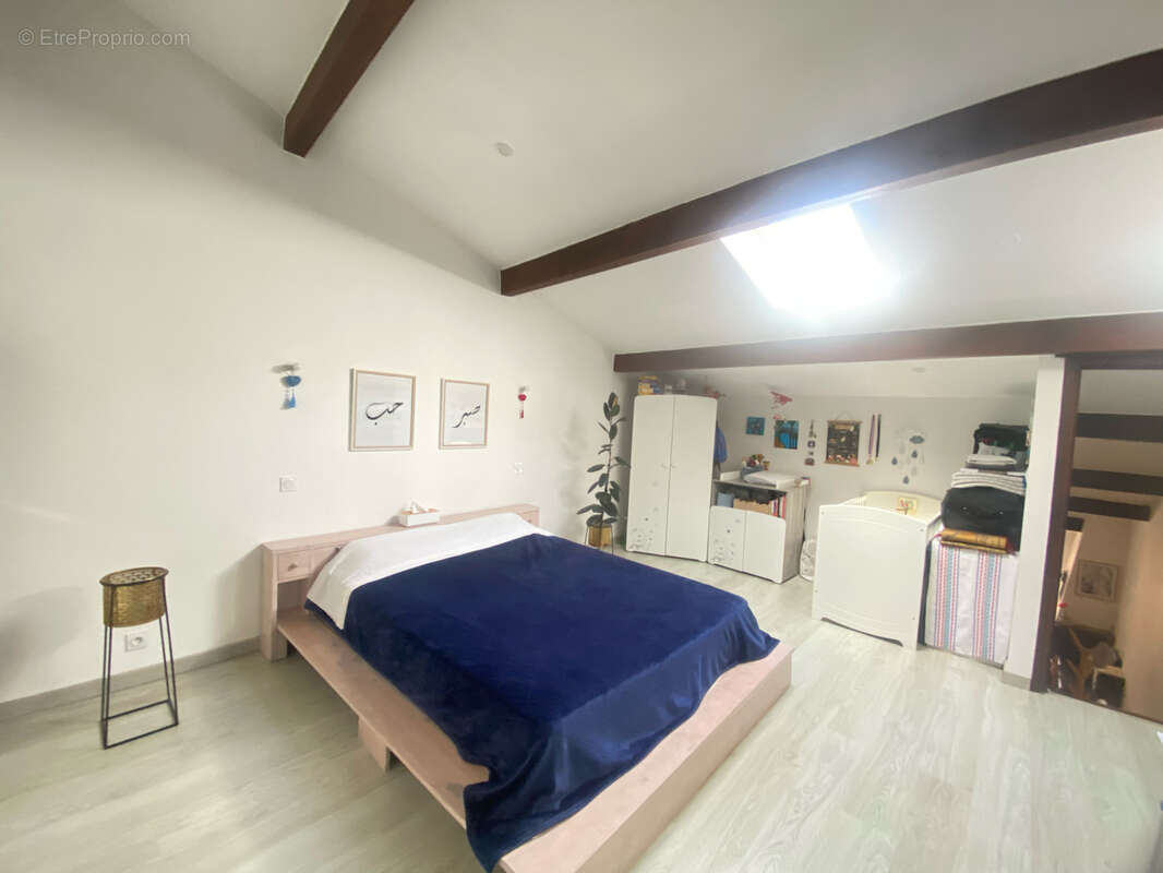 CÉRET   Maison de village de caractère au centre-ville avec garage, deux appartements et combles aménagés - photo 3
