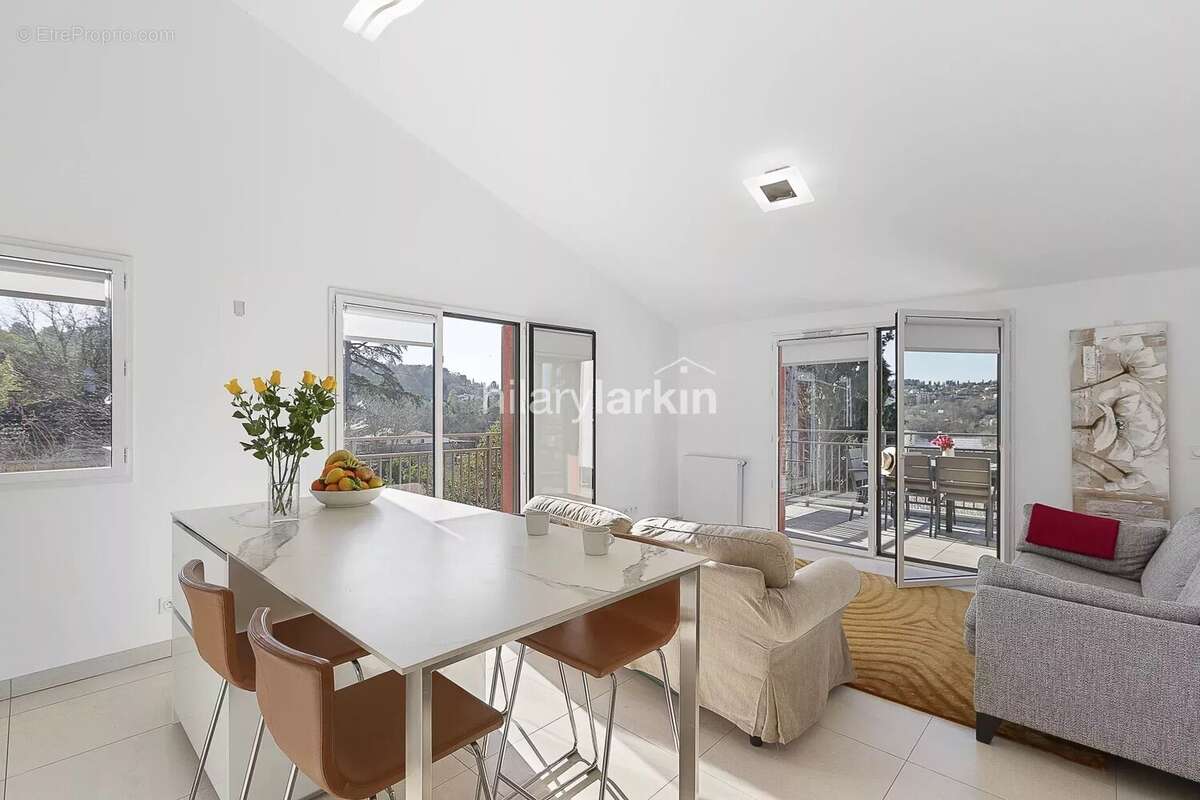 Appartement à VALBONNE