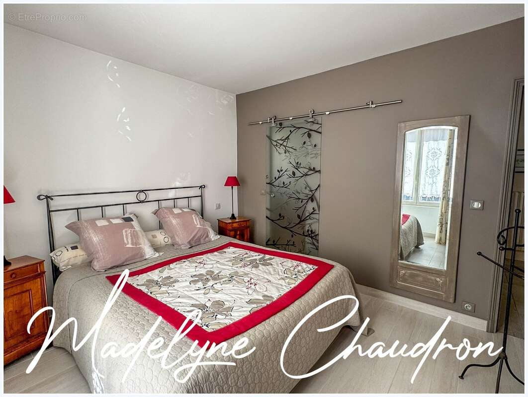 BOURAY-SUR-JUINE – Maison de caractère rénovée – DPE C – Vie de plain-pied – Jardin de plus de 1 000 m² – 4 à 6 chambres - photo 11