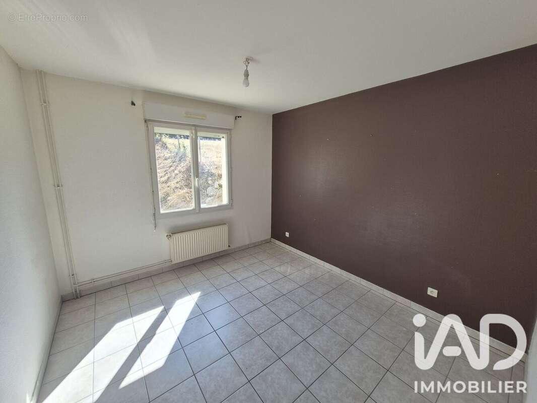Maison 106 m² à La Creche  - photo 7