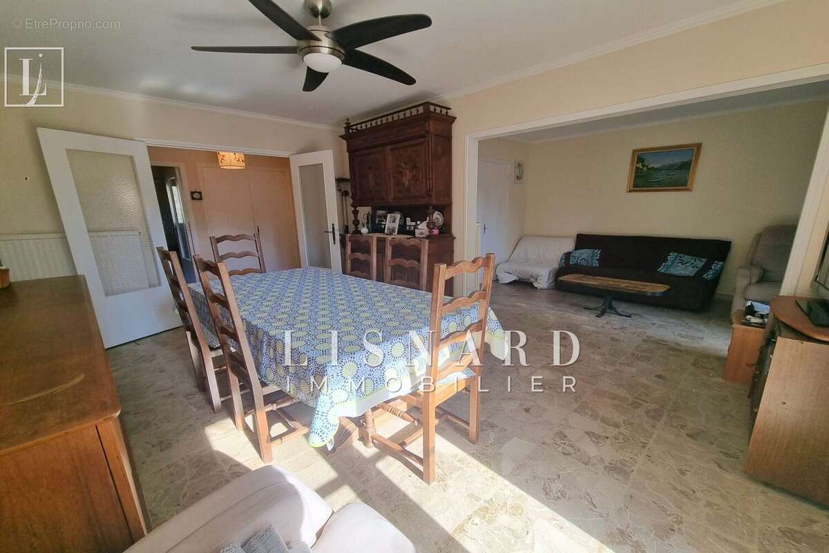 Appartement à VALLAURIS