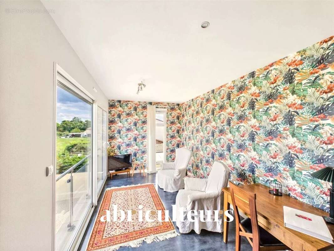 Maison à MORTAGNE-SUR-GIRONDE