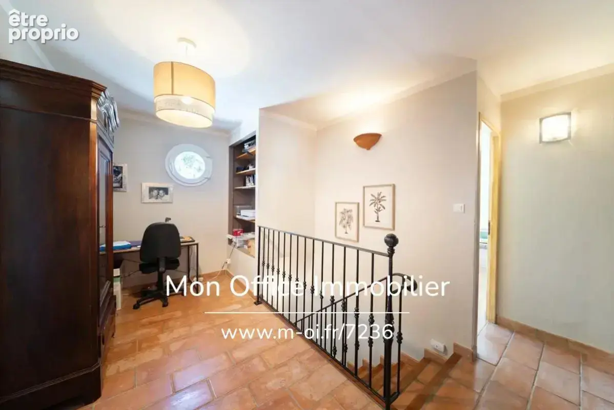Référence : 7333-YAN. - Villa 6 pièces- jardin-piscine-garage - photo 7