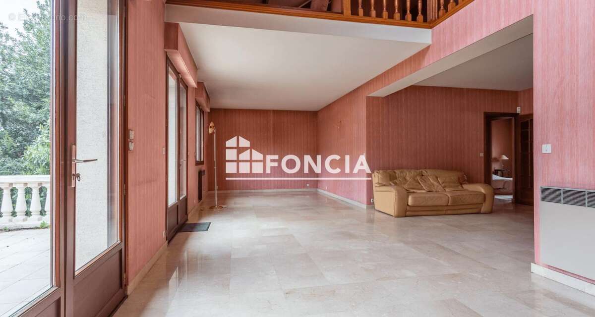 Maison à L'HAY-LES-ROSES