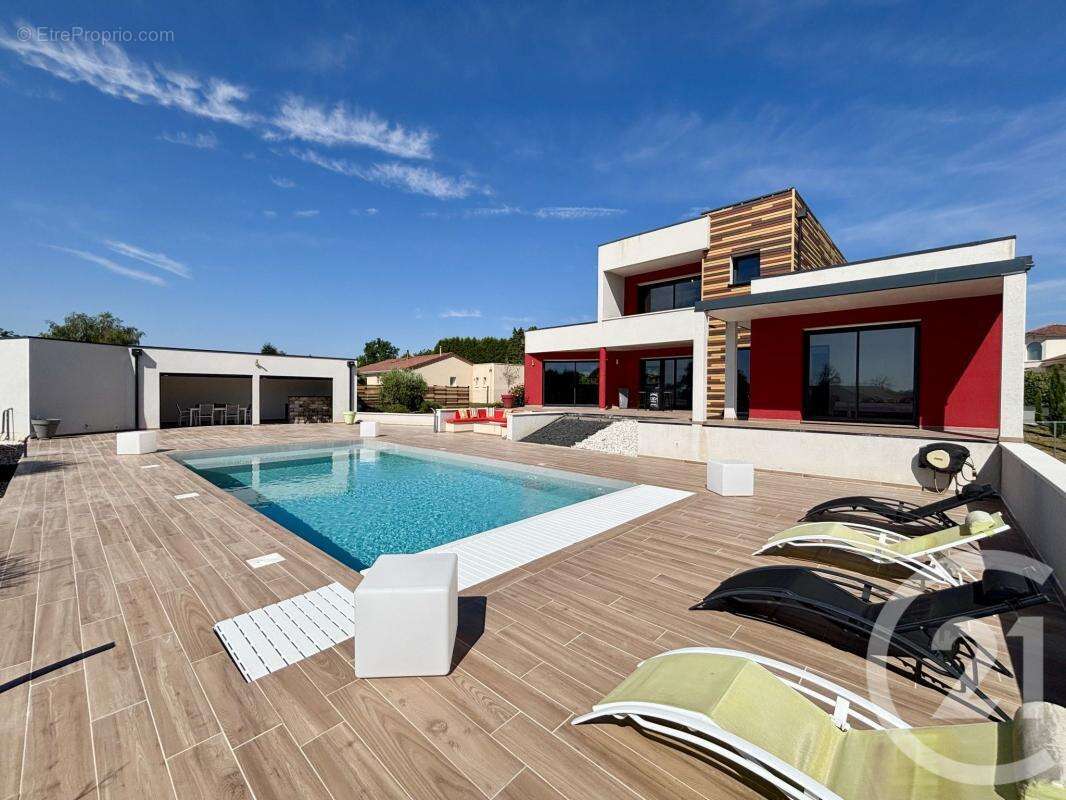 Maison 287 m² à Limoges  - photo 3