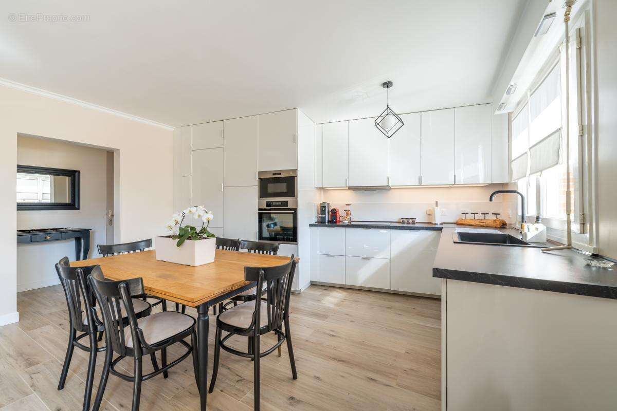 Appartement à VELIZY-VILLACOUBLAY