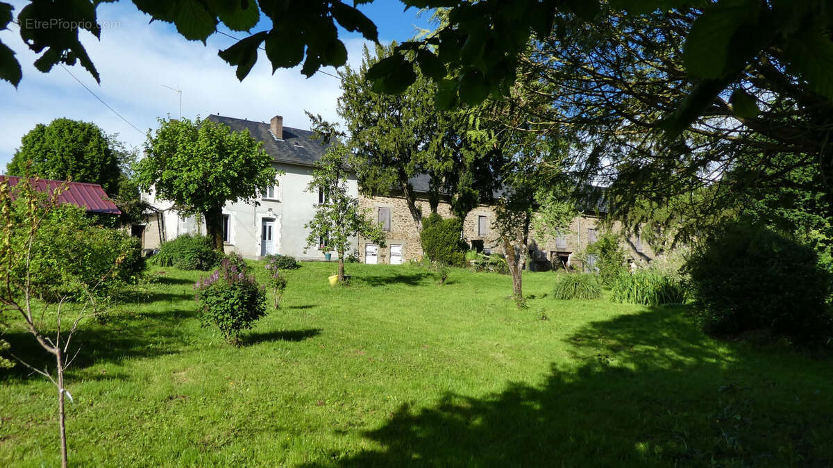 Maison à LA CROISILLE-SUR-BRIANCE