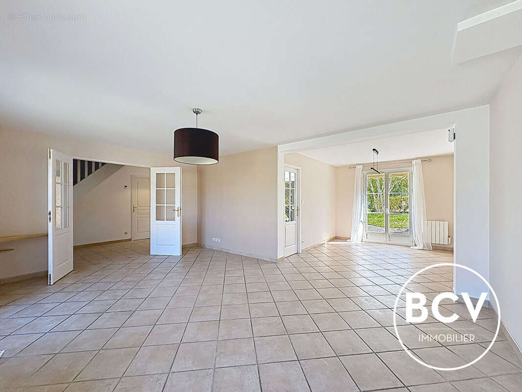 Maison à LE COUDRAY